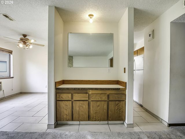 15926 Ne FREMONT St, Portland, OR 97230