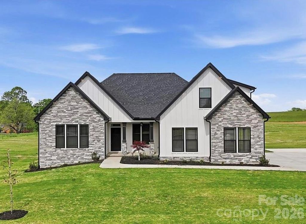 36 Sky Lane Court 1, Columbus, NC 28722