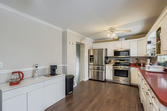 1433 Bristol Avenue, Westchester, IL 60154