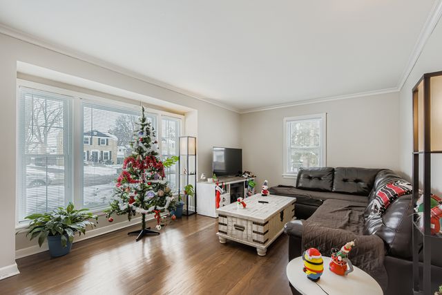 1433 Bristol Avenue, Westchester, IL 60154