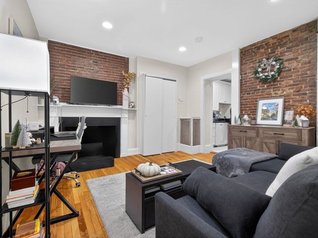 52 Temple Street, Boston, MA 02114