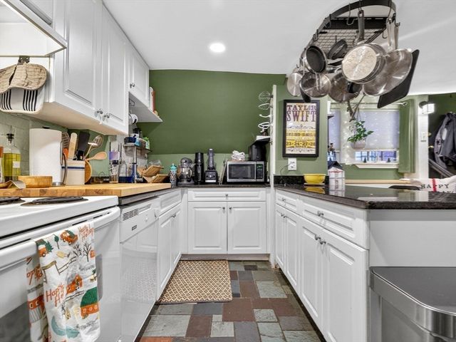 52 Temple Street, Boston, MA 02114