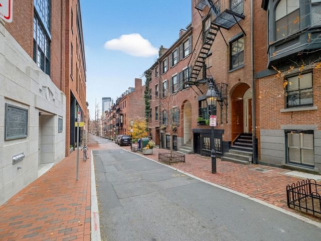 52 Temple Street, Boston, MA 02114