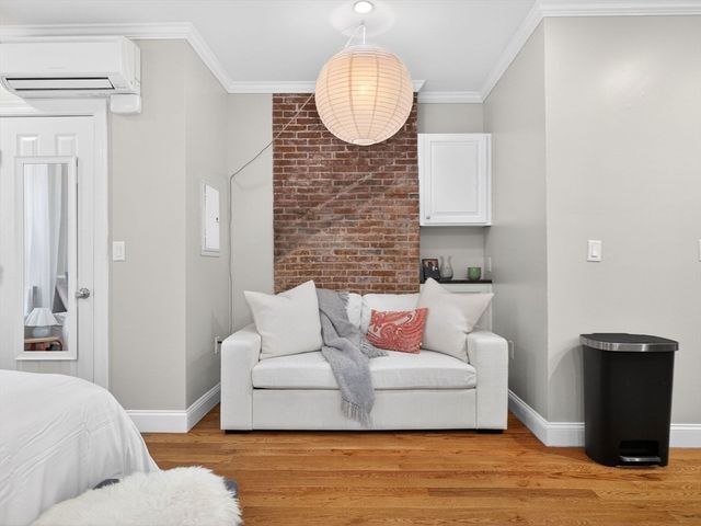 52 Temple Street, Boston, MA 02114