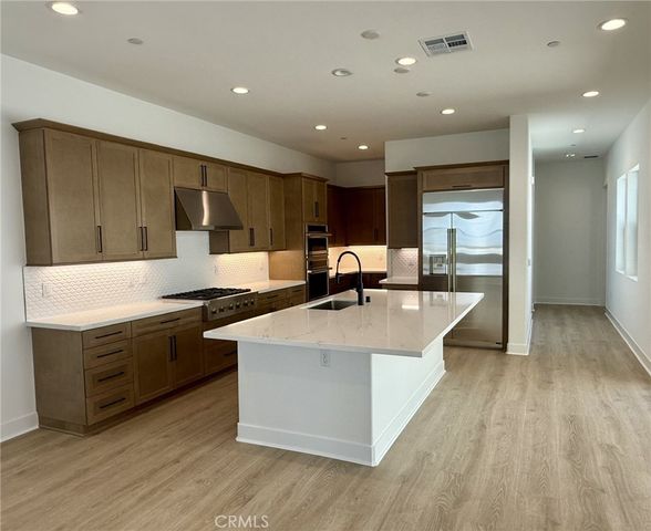 27403 Creekwood Lane, Valencia, CA 91381
