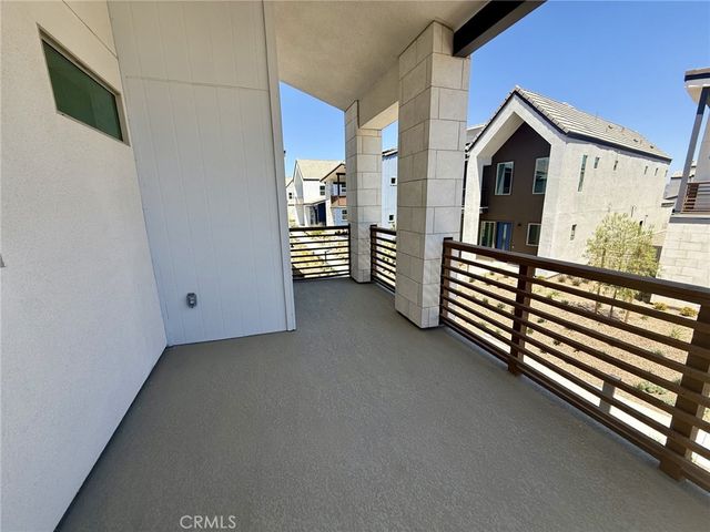 27403 Creekwood Lane, Valencia, CA 91381