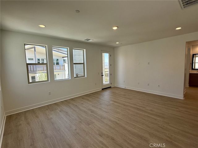 27403 Creekwood Lane, Valencia, CA 91381