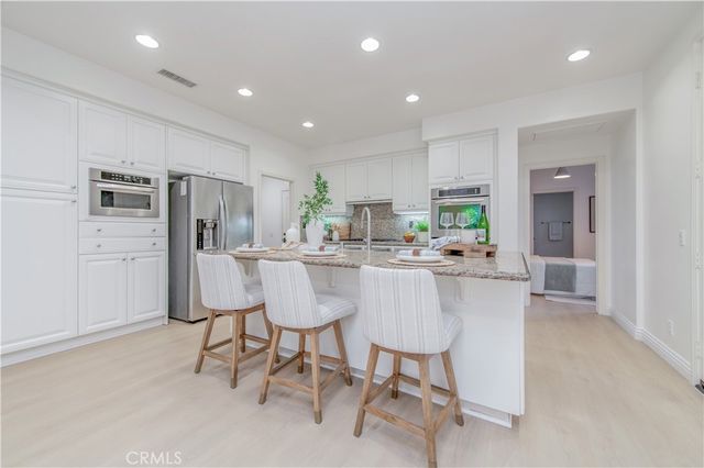 83 Twin Gables, Irvine, CA 92620