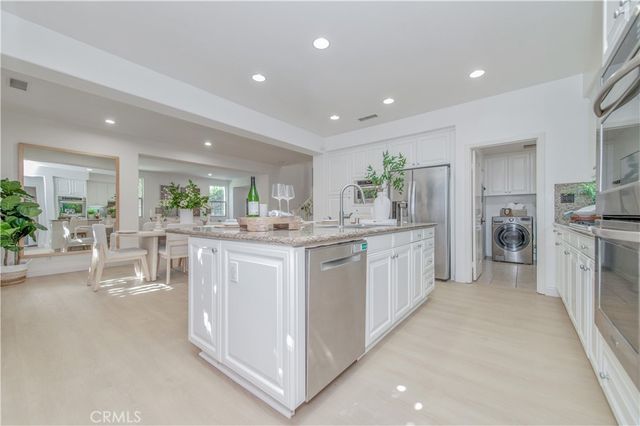 83 Twin Gables, Irvine, CA 92620