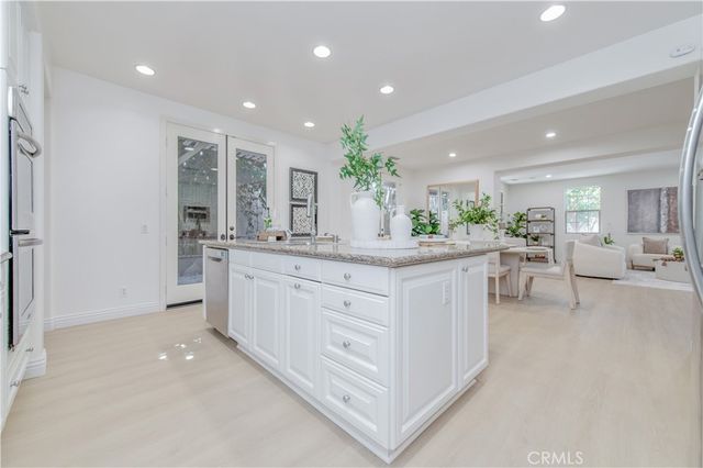 83 Twin Gables, Irvine, CA 92620