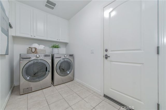 83 Twin Gables, Irvine, CA 92620