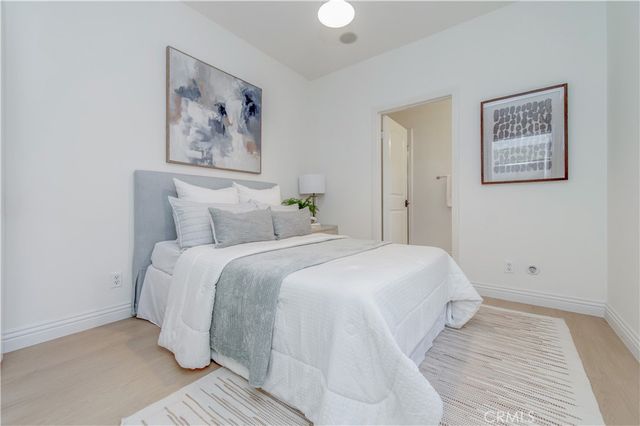 83 Twin Gables, Irvine, CA 92620