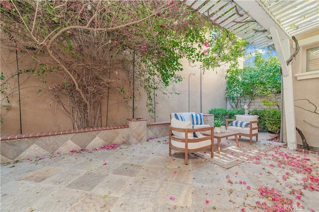 83 Twin Gables, Irvine, CA 92620