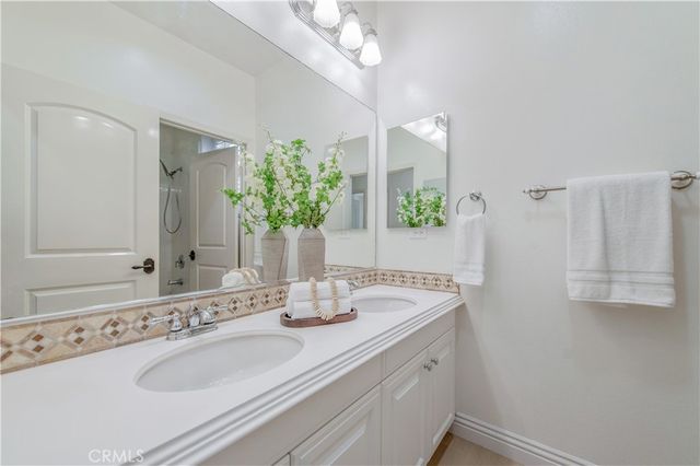 83 Twin Gables, Irvine, CA 92620