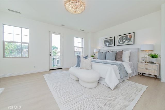 83 Twin Gables, Irvine, CA 92620