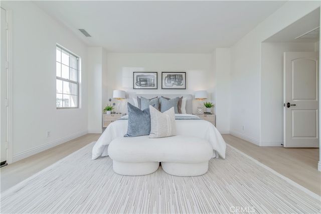 83 Twin Gables, Irvine, CA 92620