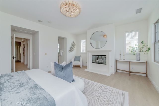 83 Twin Gables, Irvine, CA 92620