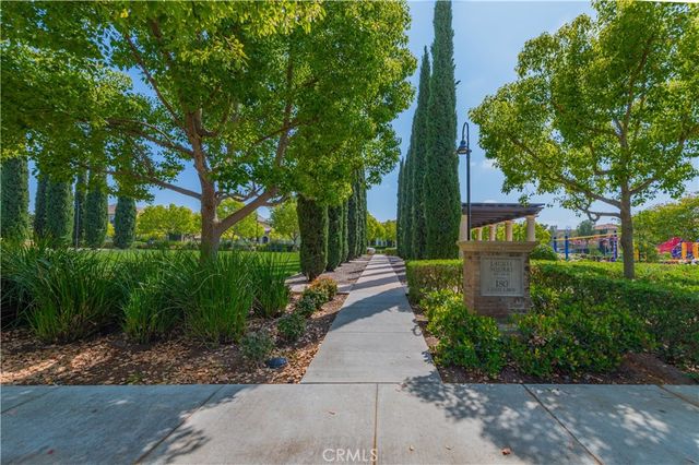 83 Twin Gables, Irvine, CA 92620