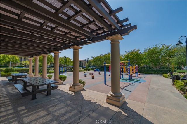 83 Twin Gables, Irvine, CA 92620