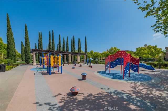 83 Twin Gables, Irvine, CA 92620