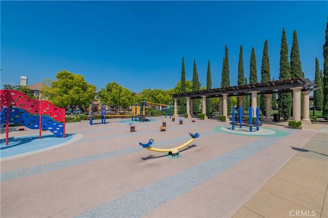 83 Twin Gables, Irvine, CA 92620