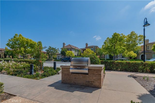 83 Twin Gables, Irvine, CA 92620