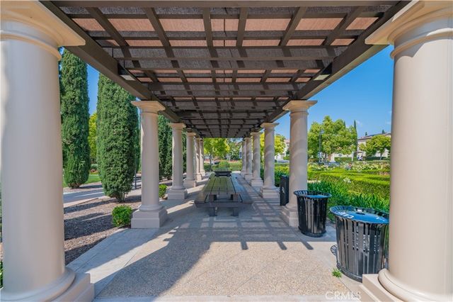 83 Twin Gables, Irvine, CA 92620