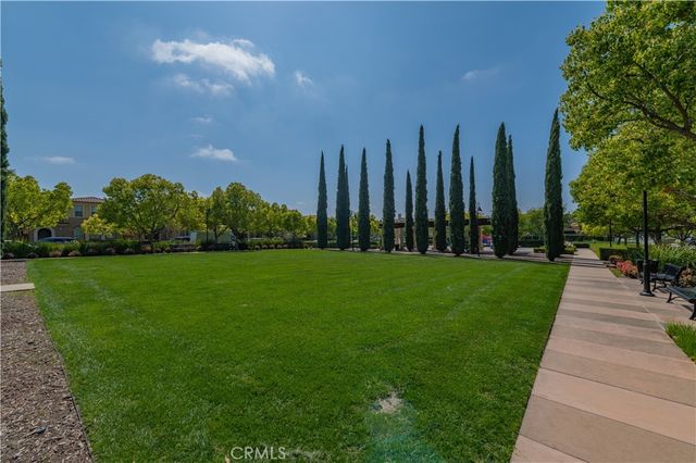 83 Twin Gables, Irvine, CA 92620