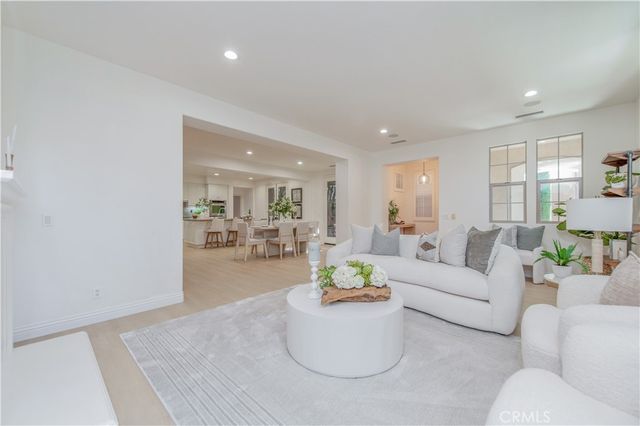 83 Twin Gables, Irvine, CA 92620