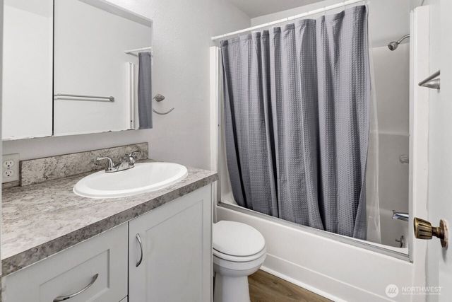 211 Maple Street, Lynden, WA 98264