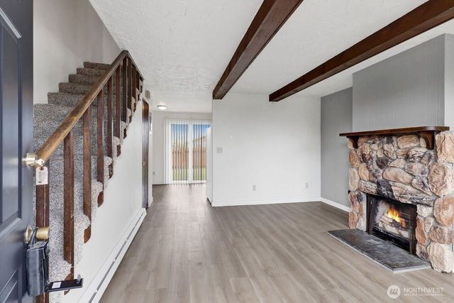 211 Maple Street, Lynden, WA 98264