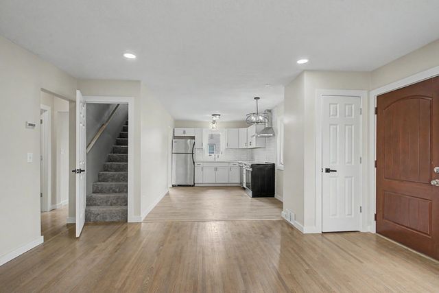 5544 Dupont Avenue N, Brooklyn Center, MN 55430