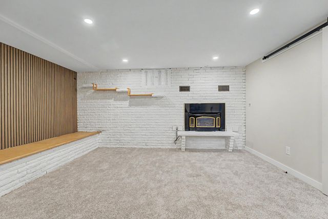 5544 Dupont Avenue N, Brooklyn Center, MN 55430