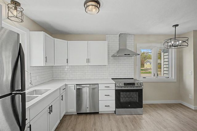 5544 Dupont Avenue N, Brooklyn Center, MN 55430