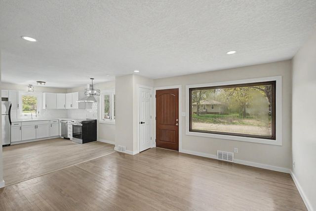 5544 Dupont Avenue N, Brooklyn Center, MN 55430