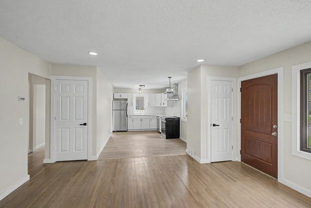 5544 Dupont Avenue N, Brooklyn Center, MN 55430