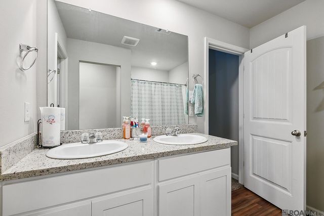 15915 Olive Grove Dr, Zachary, LA 70791