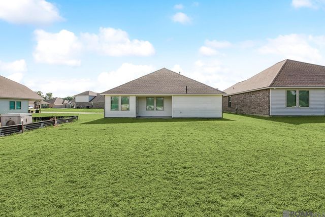 15915 Olive Grove Dr, Zachary, LA 70791