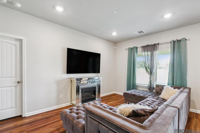 15915 Olive Grove Dr, Zachary, LA 70791