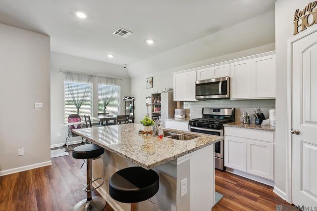 15915 Olive Grove Dr, Zachary, LA 70791