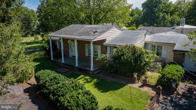 2148 DELMAR ORCHARD RD, Martinsburg, WV 25403