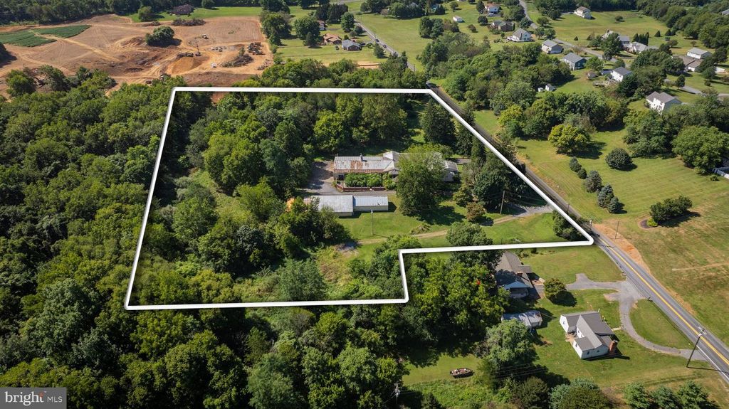 2148 DELMAR ORCHARD RD, Martinsburg, WV 25403