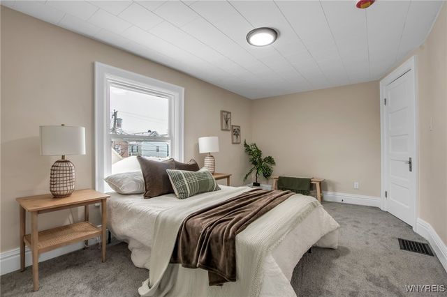 42 Hennepin Street, Buffalo, NY 14206