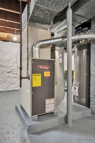 42 Hennepin Street, Buffalo, NY 14206