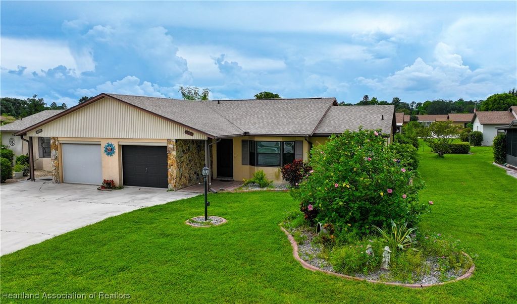 3713 Thunderbird Hill Circle, Sebring, FL 33872