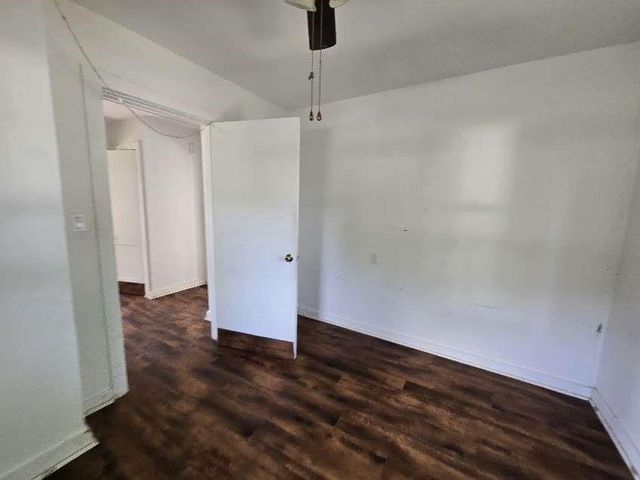 200 S Magnolia Street, Highlands, TX 77562