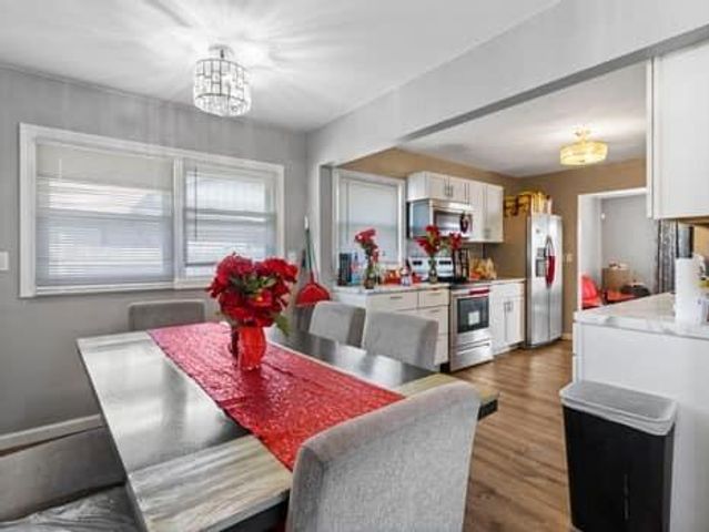 6918 W Grantosa DRIVE W, Milwaukee, WI 53218