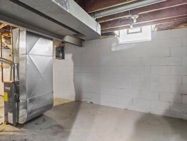 6918 W Grantosa DRIVE W, Milwaukee, WI 53218