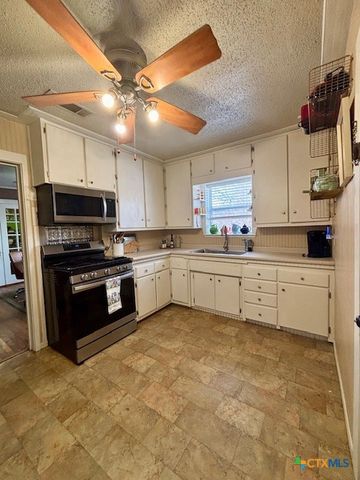 1008 Pleasant Street, Gatesville, TX 76528