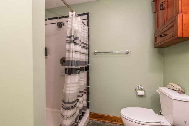428 Ice Box Cove Lane, Galena, MO 65656